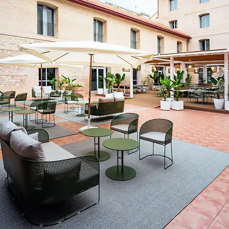 Hotel Dwo 4*
