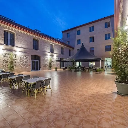 Hotel Dwo 4*