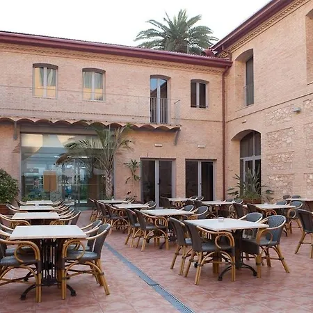 Dwo Hotel 4*
