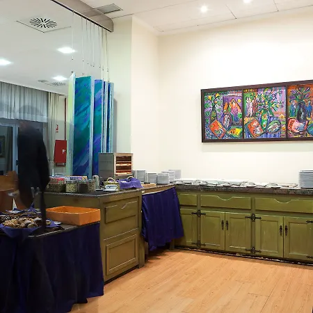 Ξενοδοχείο Dwo 4*