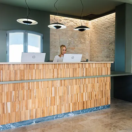 Отель Dwo Валенсия